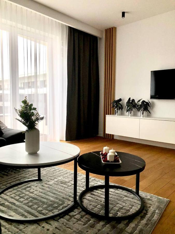 Apartaments Airport Okecie Premium Varşova Dış mekan fotoğraf