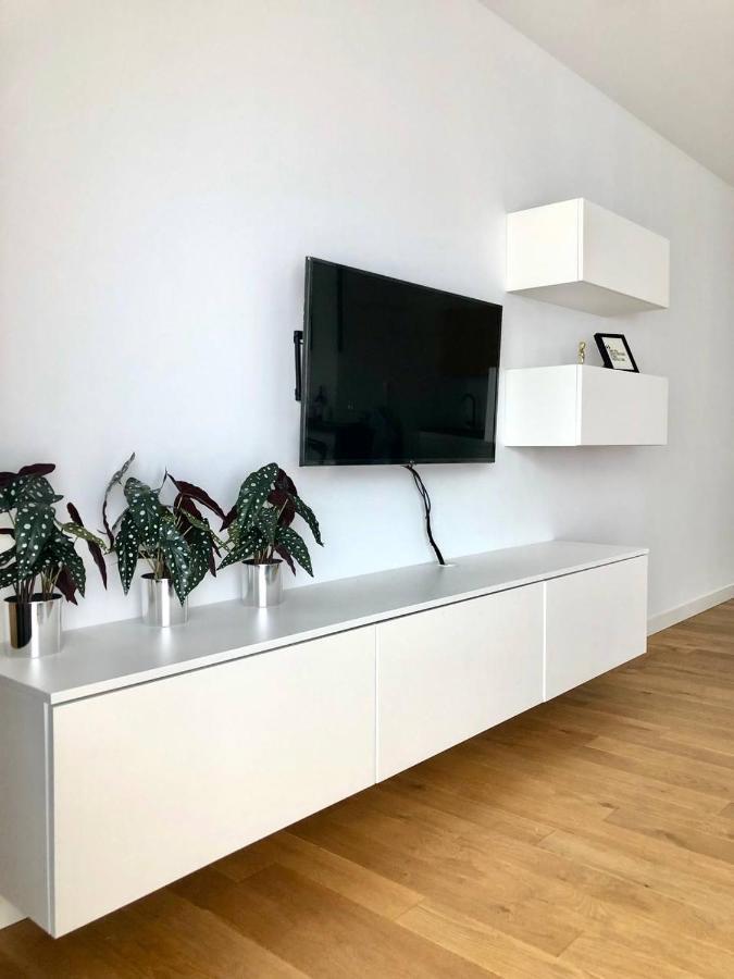 Apartaments Airport Okecie Premium Varşova Dış mekan fotoğraf