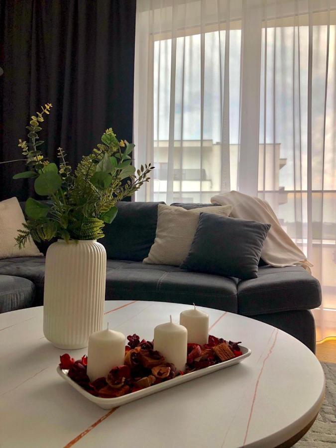 Apartaments Airport Okecie Premium Varşova Dış mekan fotoğraf