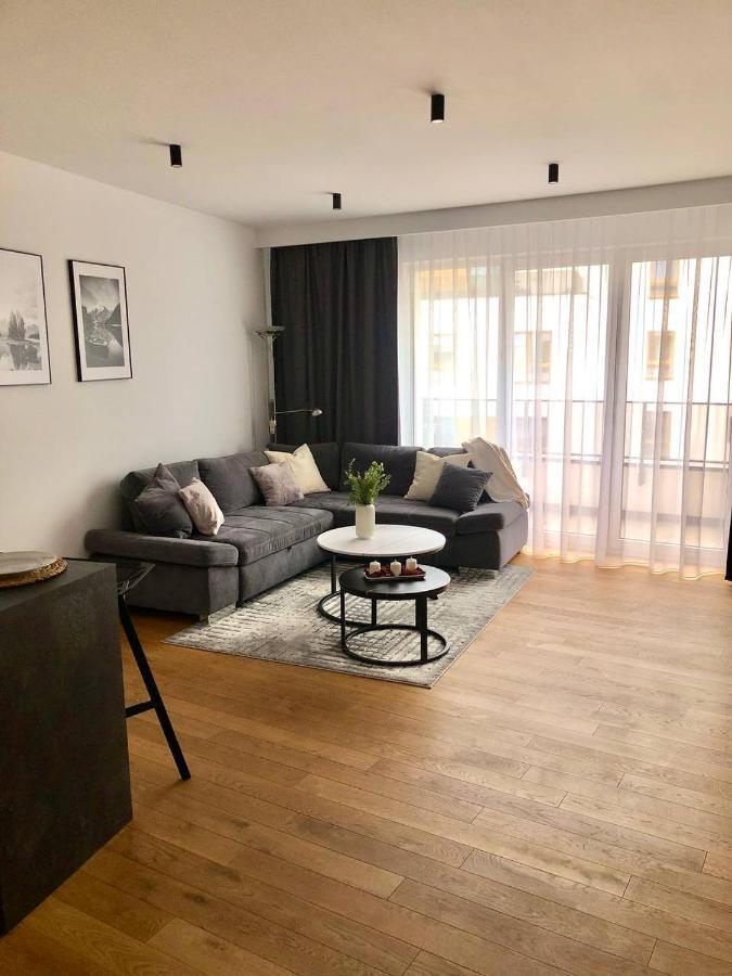 Apartaments Airport Okecie Premium Varşova Dış mekan fotoğraf