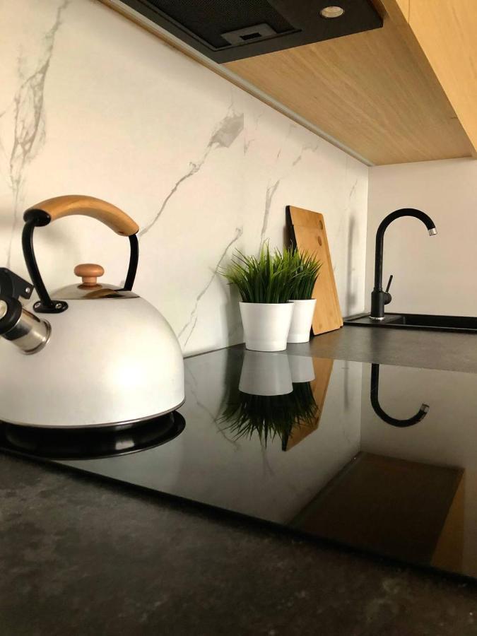 Apartaments Airport Okecie Premium Varşova Dış mekan fotoğraf
