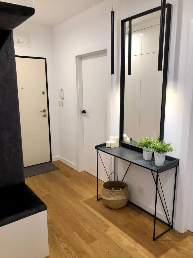 Apartaments Airport Okecie Premium Varşova Dış mekan fotoğraf